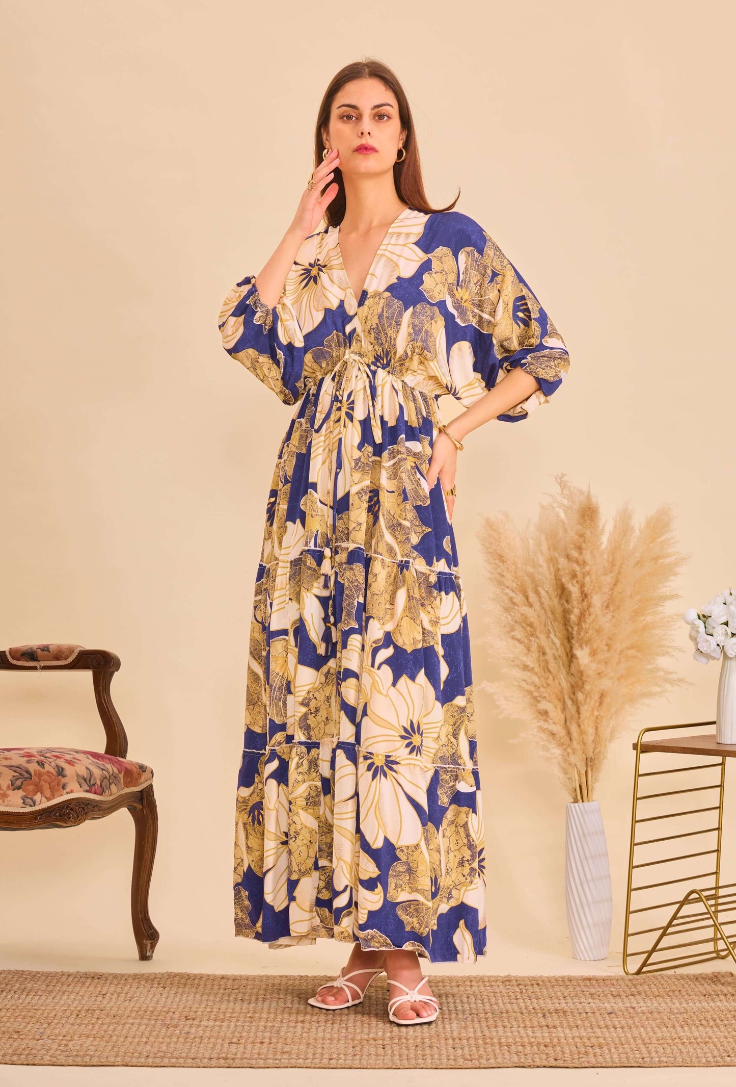 Robe longue en soie à motifs floral bleu- Orice Paris