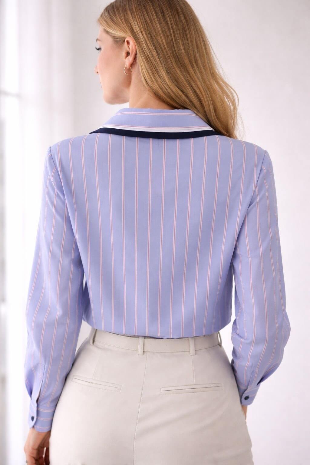 Chemise courte à cravate à double col