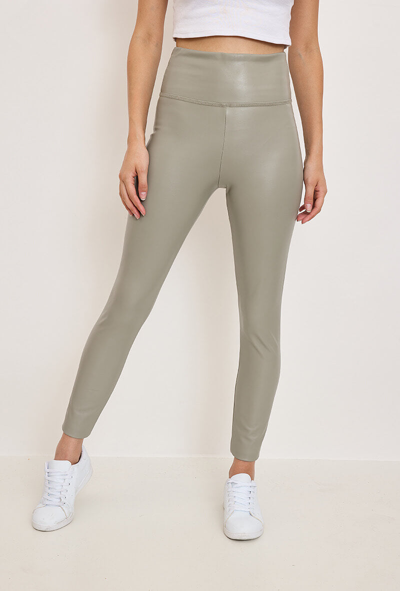 Legging femme en similicuir vert motcha taille haute - Clara