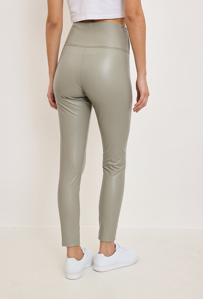 Legging femme en similicuir vert motcha taille haute - Clara